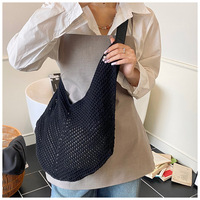 Tas Hobo Rajut Crochet Kasual Kapasitas Besar Model Berongga dengan Tali Kulit yang Dapat Disesuaikan