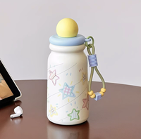 Bouteille d'eau isotherme portable en acier inoxydable à motif étoile mignon avec bouchon à bille et sangle perlée, idéale comme cadeau quotidien