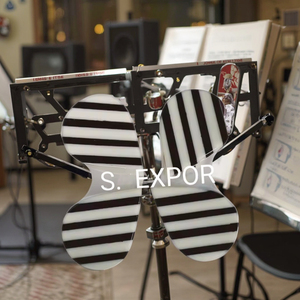 Plectres de guitare en acrylique personnalisables de haute qualité MS0001 Durables 100 pièces Blanc Logo personnalisé Taille personnalisée Accessoires d'instruments - Product Image 1