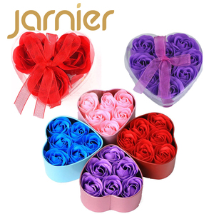 6 buah sabun mandi kelopak mawar dalam kotak hati kelopak bunga mawar dengan sabun di atasnya sempurna untuk mencuci tangan cepat atau mandi mewah - Product Image 1