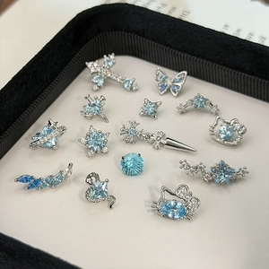 Bijoux de piercing tendance en cuivre et zircon, clous d'oreille et bijoux de corps en zircon bleu (croix, étoile, serpent, cœur) pour cartilage, vente en gros - Product Image 2