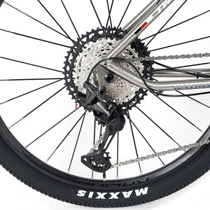 Bicicleta <span class=keywords><strong>de</strong></span> Montaña <span class=keywords><strong>de</strong></span> Alta Calidad, 24 Velocidades, Aleación <span class=keywords><strong>de</strong></span> Titanio, para Carreras XC y Todoterreno, Precio <span class=keywords><strong>de</strong></span> Fábrica al por Mayor - Product Image 5