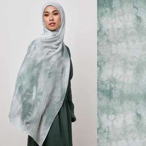 Горячая распродажа 2025: оптовые мусульманские хиджабы с индивидуальным логотипом – премиальный модальный сатин, дышащий, незаменимый для Рамадана, женский платок - Product Image 3