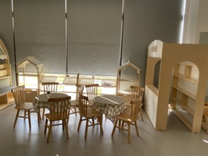 Escritorio de Oficina de Madera Maciza EMA con Diseño Duradero para Uso en Oficina en Casa, Hecho con Materiales Ecológicos, Estructura Robusta - Product Image 4