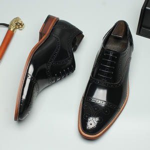 Chaussures en cuir Oxford sur mesure de luxe, best-seller, avec détails sculptés, pour occasions formelles et galas, style homme - Product Image 2