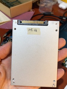 850334-002 DDYE3840S5XNNMRI SSD SAS 3,84 To Haute Performance Offrant 3,84 To de Stockage pour la Gestion des Données de Niveau Entreprise S - Product Image 3