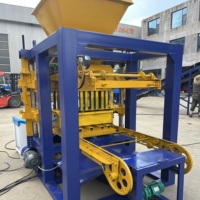 Machine à fabriquer des blocs de ciment QT4-24 avec une utilisation et un entretien simples