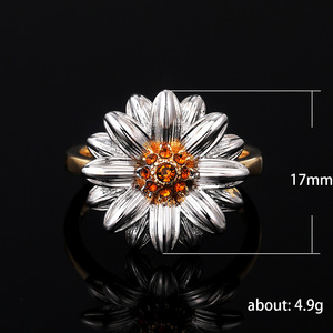 Anello da Donna con Motivo Floreale Margherita e Girasole, Elegante Bicolore, Gioiello Regolabile in Lega, Stile Moderno - Product Image 5