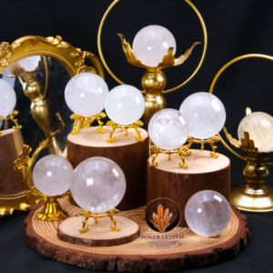 Hoogwaardige natuurlijke steen grote kristallen bol heldere kwarts kristallen bol voor huisdecoratie en meditatie - Product Image 1