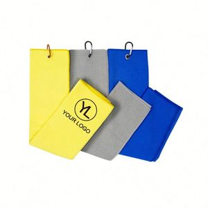 Serviettes de golf portables personnalisées avec logo, en microfibre gaufrée, avec mousqueton - Product Image 1