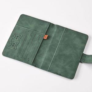 Porte-passeport en cuir PU avec logo personnalisé, design RFID, avec emplacements pour cartes - Product Image 5