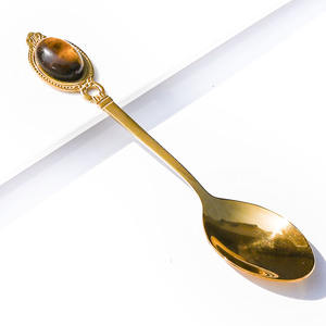 Cuillère artisanale en acier inoxydable avec pierres naturelles : Améthyste, Œil <span class=keywords><strong>de</strong></span> <span class=keywords><strong>tigre</strong></span>, Quartz rose, Aventurine verte, Agate rouge - Product Image 4