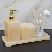 Ensemble d'accessoires de salle de bain classiques en résine marbrée imperméable avec distributeur de savon, gobelet, porte-brosse à dents et plateau pour maisons modernes