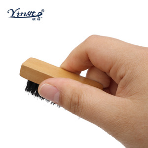 Brosse à chaussures en bois massif Yinste, poils de porc, petit outil de nettoyage pour l'entretien des chaussures - Product Image 1
