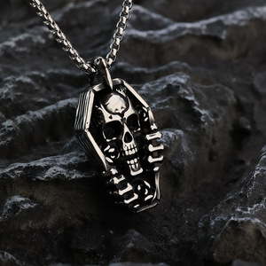 Collar Punk con Colgante de Calavera y Ataúd de Acero Inoxidable para Hombre, Diseño Geométrico de Esqueleto, Marca Yunnique - Product Image 3