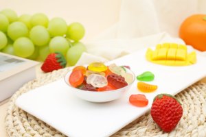 Caramelos de Goma con Sabor a Frutas, Venta al por Mayor OEM/ODM, Caramelos de Goma Dulces de Fresa, Uva, Manzana, Ácidos, Multicolores, con Formas Variadas - Product Image 3