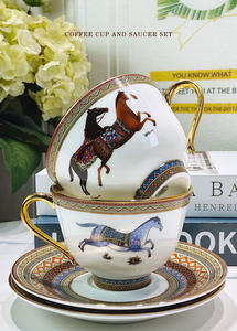 Vente flash : Ensemble de tasses à café et soucoupes en porcelaine de luxe européenne à motif de cheval oriental avec boîte cadeau - Product Image 4