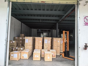 Machine à crème glacée molle 3 saveurs avec pompe à air Spaceman, machine à crème glacée molle commerciale, mélange de crème glacée crémeuse OEM - Product Image 5