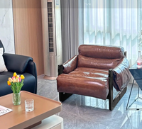 Fauteuil individuel STG en cuir marron, style moderne du milieu du siècle, avec structure en bois massif, pour salon ou hôtel