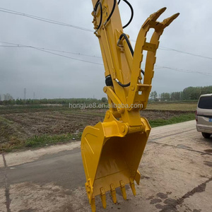 Excavatrice <span class=keywords><strong>Komatsu</strong></span> PC130 d'occasion, 13 tonnes, moteur 69 kW, haute qualité avec pince hydraulique pour la manutention des matériaux, en stock, prix bas - Product Image 3