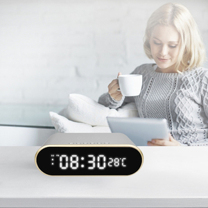 Échantillon gratuit! 2024 haut <span class=keywords><strong>de</strong></span> gamme pratique pour <span class=keywords><strong>iPhone</strong></span> station <span class=keywords><strong>de</strong></span> <span class=keywords><strong>charge</strong></span> sans fil 15W <span class=keywords><strong>chargeur</strong></span> sans fil <span class=keywords><strong>rapide</strong></span> température horloge intelligente - Product Image 4