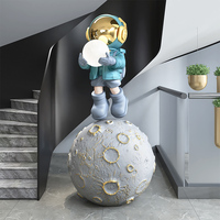 Sculpture de table LED Astronaute sur la Lune, couleur et taille personnalisables, thème Amour, décoration intérieure