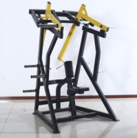 Máquina de remo profesional de la serie Commander con asiento de acero ajustable y entrenador de espalda con carga de placas, segura para uso comercial en gimnasios.