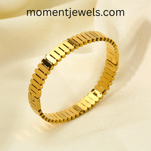 Brazalete de Acero Inoxidable con Rayas Acanaladas Chapado en Oro de 18K, Resistente al Agua y al Deslustre, Elegante Regalo para Mujer - Product Image 5