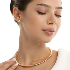 قلادة سلسلة ثعبان مطلية بالذهب عيار 18 قيراط بتصميم ضخم ومبالغ فيه - Product Image 4