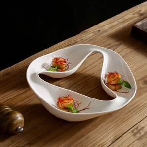 <span class=keywords><strong>Assiette</strong></span> de service en céramique moderne à quatre compartiments, plat à apéritif ondulé pour la restauration fine et les événements traiteur - Product Image 5