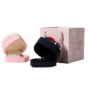 Rose <span class=keywords><strong>Éternel</strong></span>le Stabilisée Rouge Unique pour Boîte Cadeau Bijoux avec Couvercle Acrylique – Emballage Rose - Product Image 6