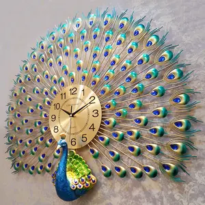 Commercio all'ingrosso di lusso Wall Art Iron Animal Clock Decor grandi orologi da parete in resina stile antico 3D pavone