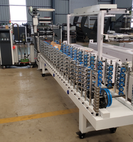 Machine de laminage de revêtement en vinyle pour panneaux muraux en PVC WPC pour le travail du bois, machine de collage à chaud PUR pour placage de bois, machine d'enrobage de profilés en bois