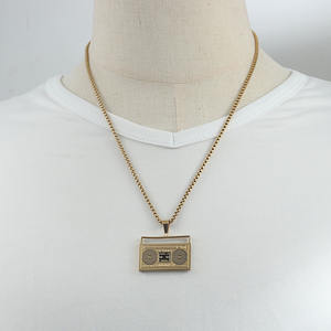 हॉट सेलिंग गहने टाइटेनियम स्टील रेडियो पेंडर व्यक्तित्व पंक रेट्रो हिपस्टर पुरुष टेप रिकॉर्डर पुरुषों के लिए - Product Image 2