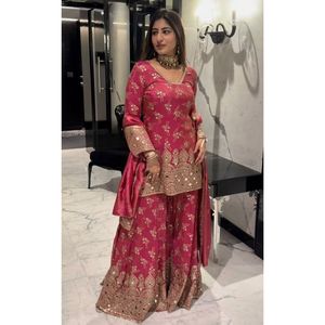 Conjunto Sharara de Seda Brillante de Lujo con Bordado de Lentejuelas para Bodas y Fiestas, Completamente Cosido, Boutique Étnica para Mujer - Product Image 1