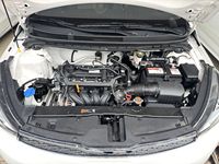 Дешевые подержанные автомобили на продажу: Kia Pegas 2020, белый, 1.4 л, автомат, левый руль, бензин, седан