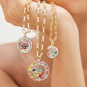 Collar con Colgante de Cobre Chapado en Oro de 14K, Diseño de Lágrima Flotante, Tema de Playa Tropical, Colgante con Mariposa y Flamenco - Product Image 1
