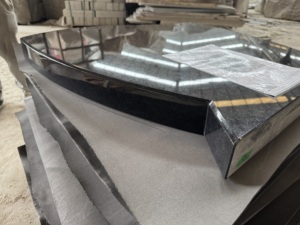 Monument funéraire en granit poli miroir, courbe en S, avec inscription personnalisée au laser, style européen vertical, avec base - Product Image 6