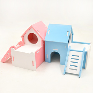 Casa para Mascotas Estilo Europeo, Villa Rosa y Azul de PVC, Nido para Hámster, Cama Multifuncional para Animales Pequeños, Juguete de Ensamblaje - Product Image 1
