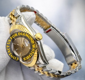 นาฬิกาข้อมือดีไซน์เนอร์ยอดนิยม หน้าปัดสีเหลืองทรงกลม สายสแตนเลส เหมาะสำหรับธุรกิจหรือการเดินทาง มีจำหน่ายในปริมาณมาก - Product Image 6