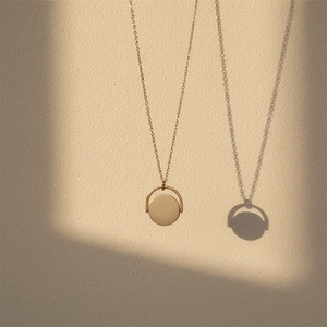 Collier Pendentif Rotatif Personnalisé en Acier Inoxydable avec Breloques Vides à Graver – Chaîne Tendance pour Anniversaire - Product Image 5