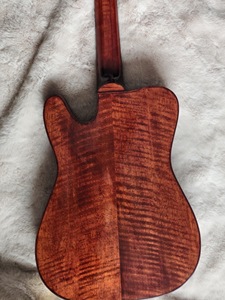 กีตาร์ไฟฟ้า <span class=keywords><strong>Fender</strong></span> Violinstyle แบบปรับแต่งได้สำหรับกีตาร์เทเลแคสเตอร์  หน้าไม้เมเปิลสลักลาย  ท็อปไม้สปรูซ  ทรงแจ๊สฮอลโลว์บอดี้  ทรงอาร์คท็อป - Product Image 4