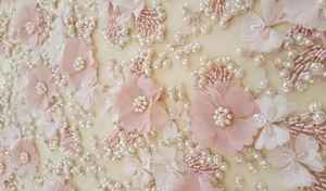 Tissu en dentelle perlée traditionnelle avec broderie artisanale, parfait pour les styles de lehenga élégants et les occasions cérémonielles - Product Image 4