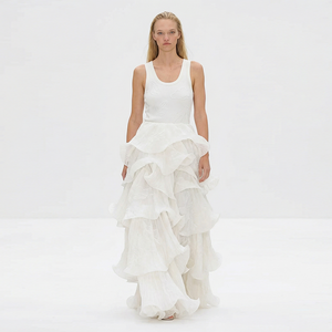 Elegante <span class=keywords><strong>Abito</strong></span> Lungo Maxi da Donna Bianco Senza Maniche con Cut-Out, Lavorazione a Costine, Balze a Strati, Ricamo in Organza e Scollo all'Americana, Personalizzabile, Lunghezza al Pavimento - Product Image 6