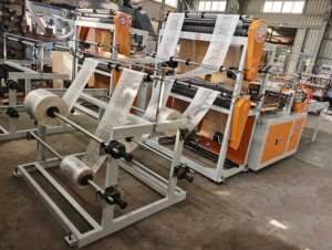 Machine de fabrication de sacs plats pour <span class=keywords><strong>t</strong></span>-shirts à double couche à haute productivité, quatre lignes, thermosoudage à chaud, découpe à <span class=keywords><strong>froid</strong></span>. - Product Image 4