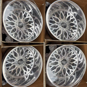 ล้ออะลูมิเนียมอัลลอยด์ขนาด 24 นิ้ว ดีไซน์เว้าขัดเงา ET -101 มม. แบบล้อเดี่ยว - Product Image 6