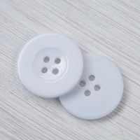 Grosir Baju Kancing Resin Bulat 4 Lubang Kancing Putih dan Hitam