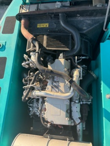 VENTE FLASH : Excavatrice hydraulique Kobelco SK210 en excellent état, moteur Hino puissant, fonctionnement fluide, prête pour les grands projets - Product Image 4