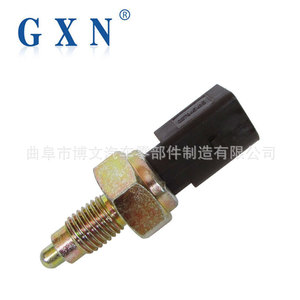 สวิตช์ไฟถอยหลัง Gxn รุ่น 90482454 สำหรับรถยนต์ Bora, Polo, Santana, Jetta, Tiguan, Skoda ซีรีส์ ผลิตจากโลหะและพลาสติก อะไหล่ใหม่ - Product Image 1