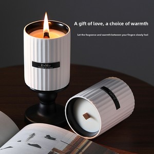 شمعة عيد الحب من السيراميك بفتيل خشبي للعلاج بالروائح، مصنوعة يدويًا من شمع الصويا والزيوت العطرية، هدية زفاف، شمعة طويلة الأمد لغرفة النوم - Product Image 4